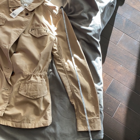 Banana Republic spring jacket. Button up with four pockets. Size 4 Khaki new - Picture 13 of 14